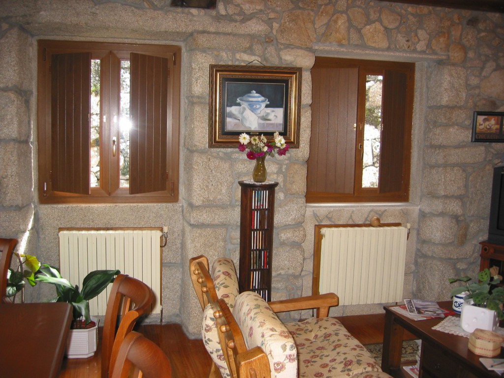 Interior de ventanas con porticones interiores en PVC. Borreiros